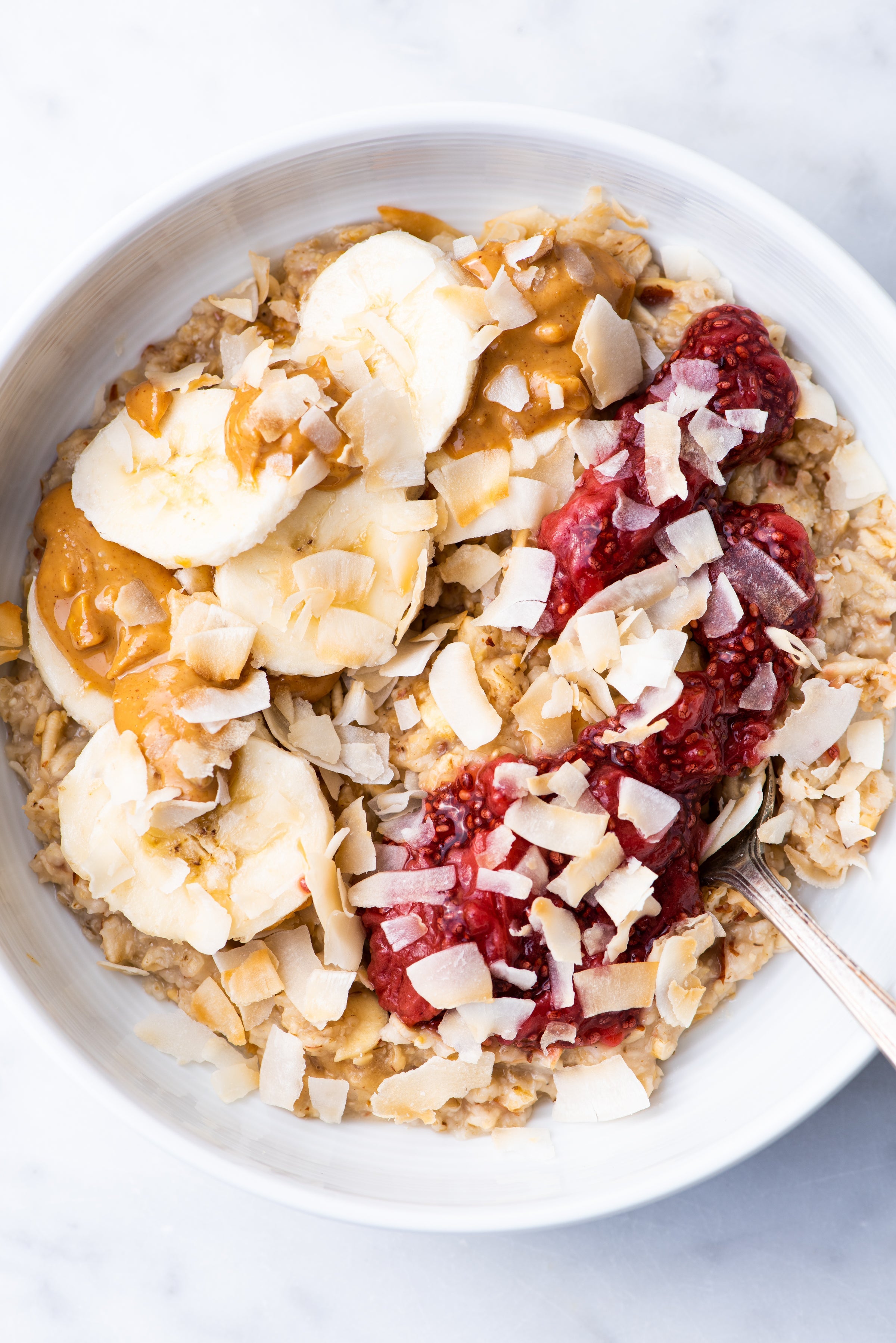 5 Superfood Oatmeal Toppings That Keep You Full