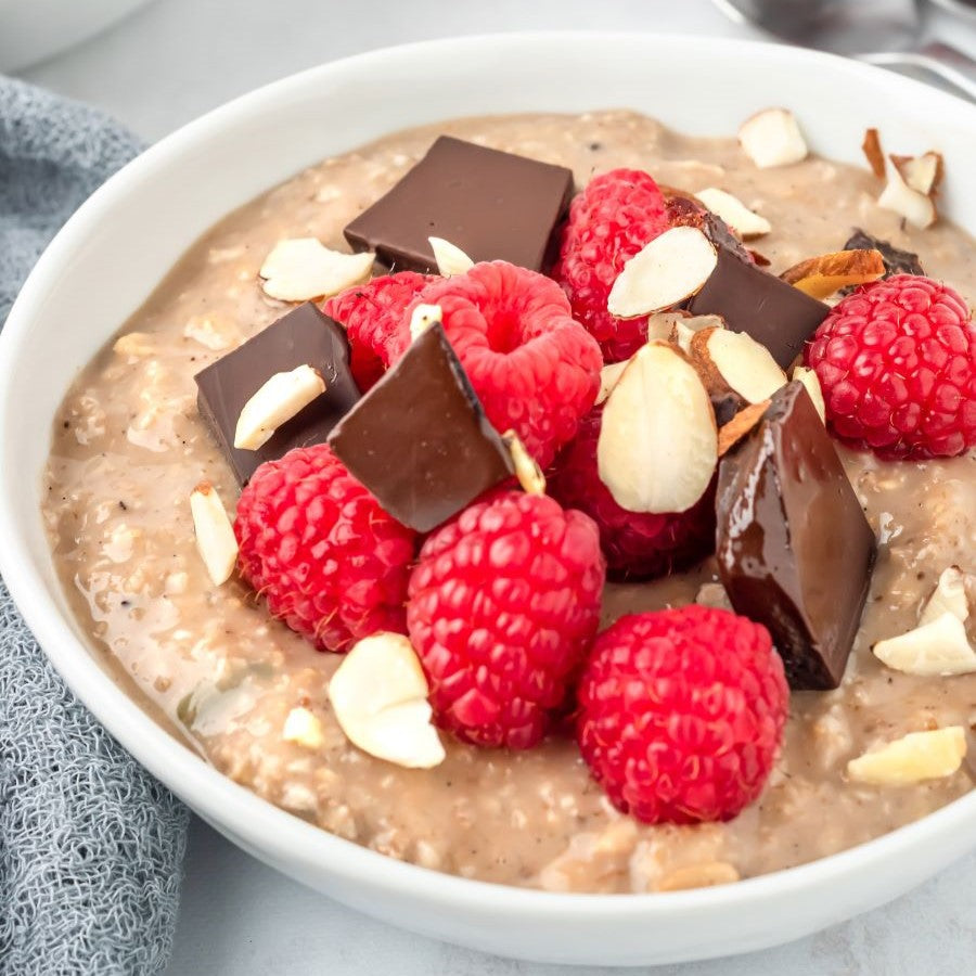 oatmeal with raspberries and chocolate